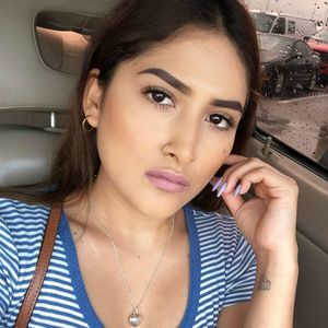 Meet your Posher, Claudia